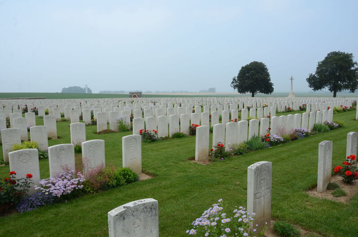 Rocquigny-Equancourt Road British Cemetery, Manancourt