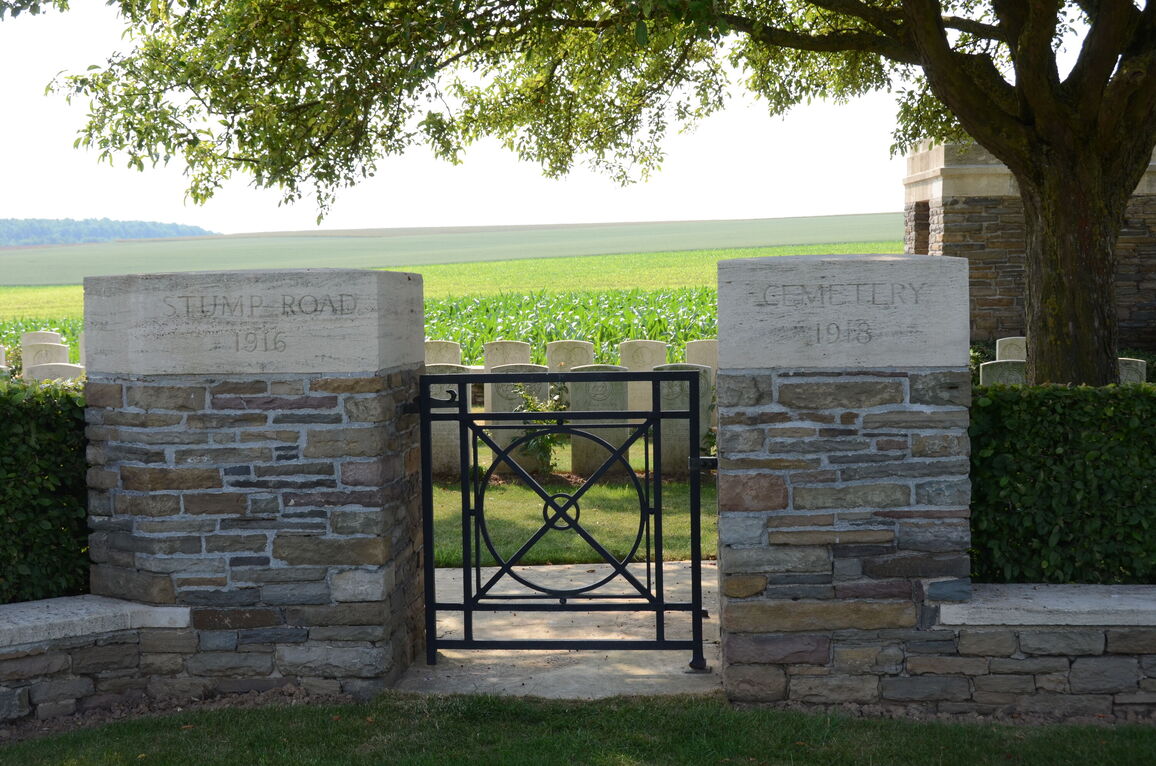Stump Road Cemetery, Grandcourt